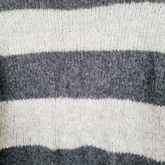American Eagle Grey Striped Sweater XS - Picture 4 of 4